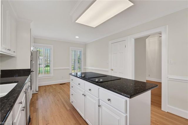 101 Holly CRES, Virginia Beach, VA 23451