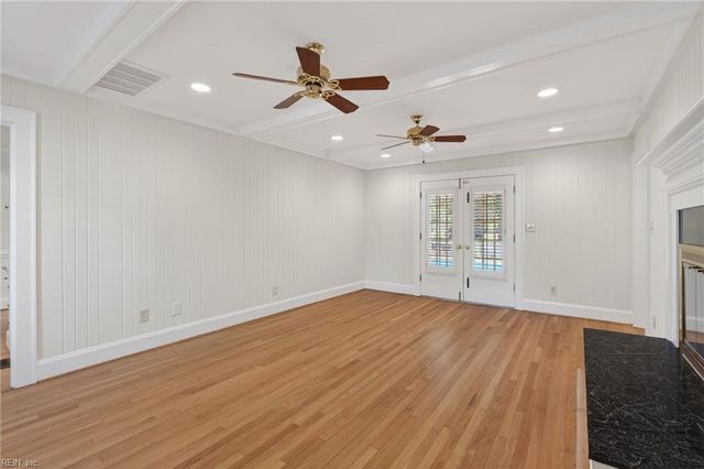 101 Holly CRES, Virginia Beach, VA 23451