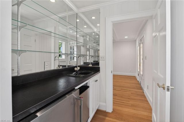 101 Holly CRES, Virginia Beach, VA 23451