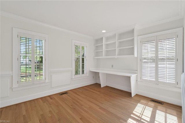 101 Holly CRES, Virginia Beach, VA 23451