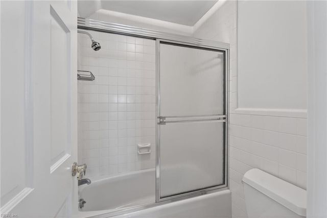 101 Holly CRES, Virginia Beach, VA 23451