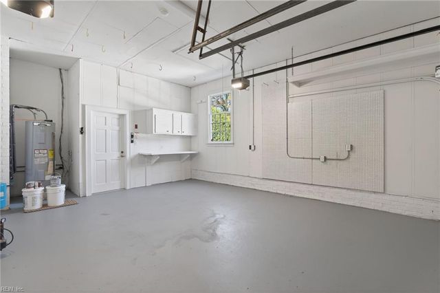 101 Holly CRES, Virginia Beach, VA 23451