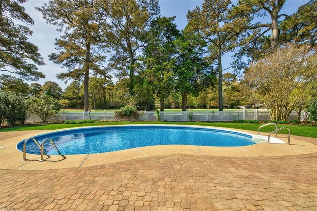 101 Holly CRES, Virginia Beach, VA 23451