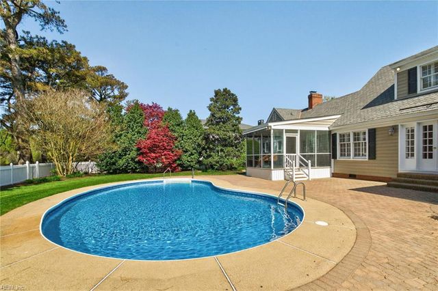 101 Holly CRES, Virginia Beach, VA 23451