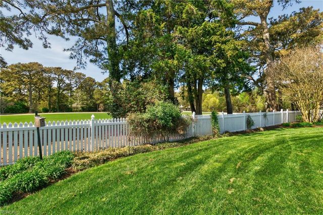 101 Holly CRES, Virginia Beach, VA 23451