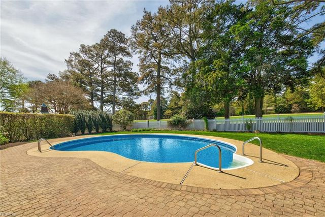 101 Holly CRES, Virginia Beach, VA 23451