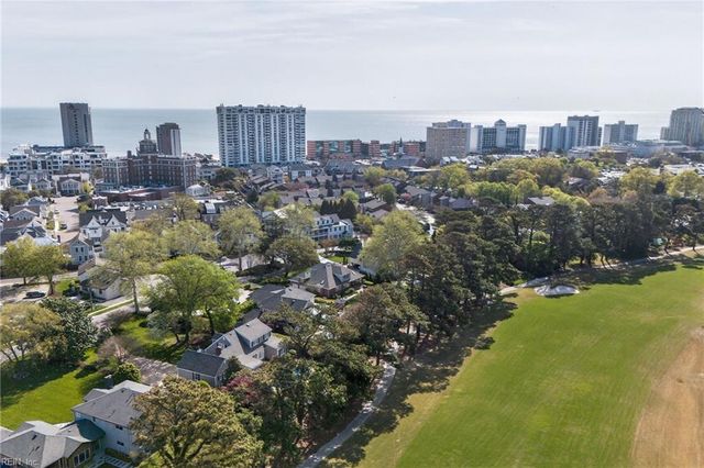 101 Holly CRES, Virginia Beach, VA 23451