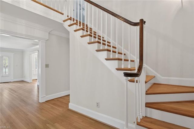 101 Holly CRES, Virginia Beach, VA 23451