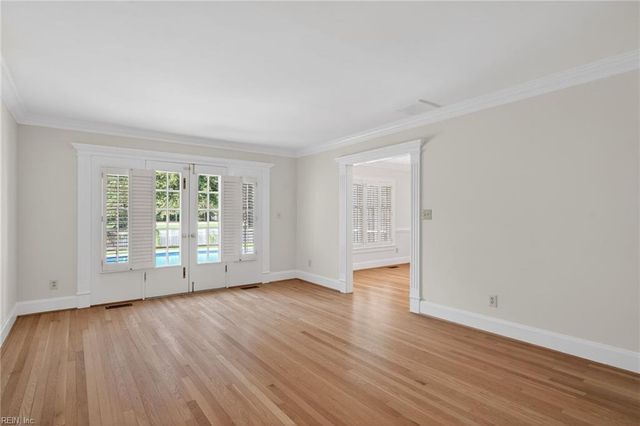 101 Holly CRES, Virginia Beach, VA 23451