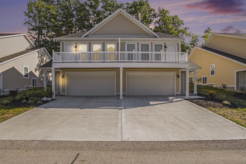 17539 Beechwood Lane, Spring Lake, MI 49456