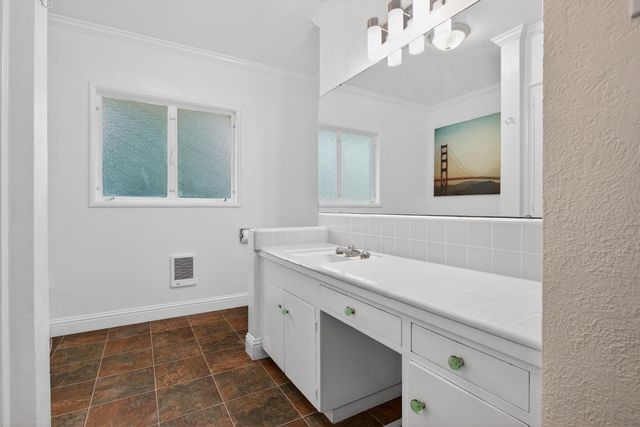 1020 Stanford Ave, Modesto, CA 95350