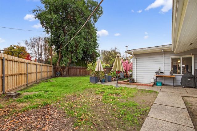 1020 Stanford Ave, Modesto, CA 95350