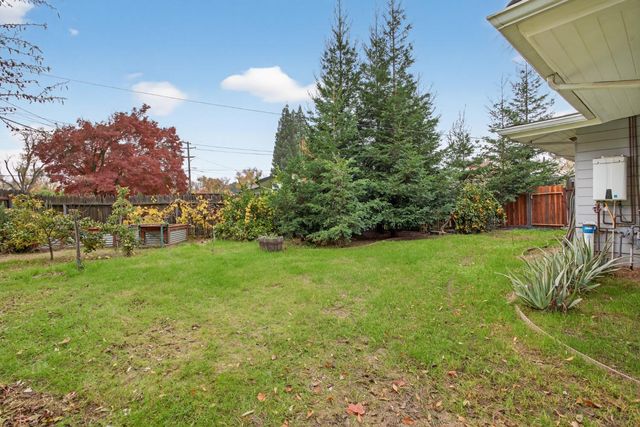 1020 Stanford Ave, Modesto, CA 95350