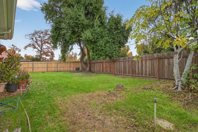 1020 Stanford Ave, Modesto, CA 95350