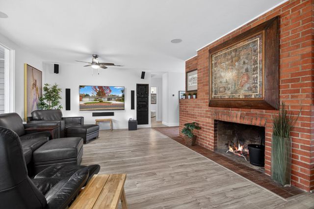 1020 Stanford Ave, Modesto, CA 95350