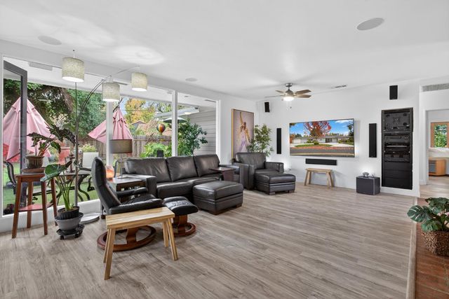 1020 Stanford Ave, Modesto, CA 95350