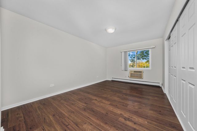 3617 Central Avenue E 201, Glenview, IL 60025