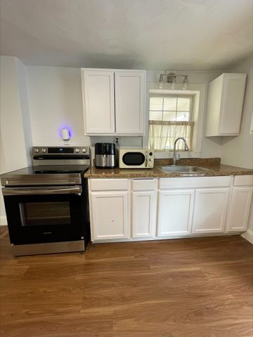 22 3rd, Ayer, MA 01432