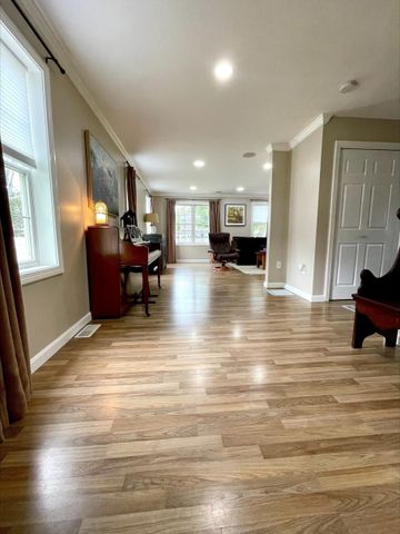 22 3rd, Ayer, MA 01432
