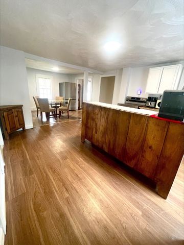 22 3rd, Ayer, MA 01432