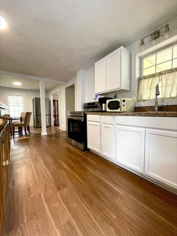 22 3rd, Ayer, MA 01432
