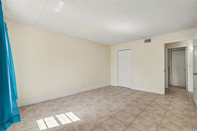 2845 SOMERSET PARK DRIVE 101, Tampa, FL 33613