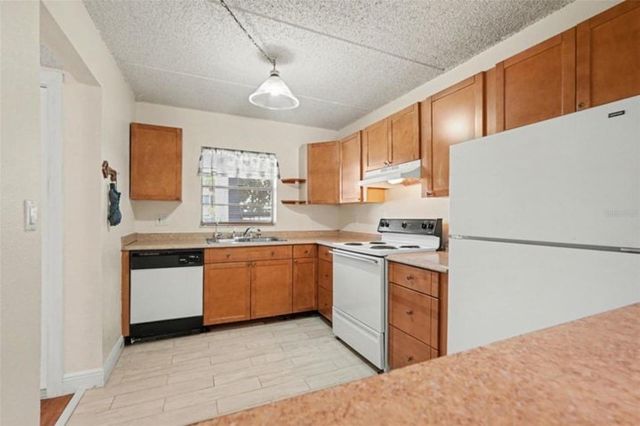 2845 SOMERSET PARK DRIVE 101, Tampa, FL 33613