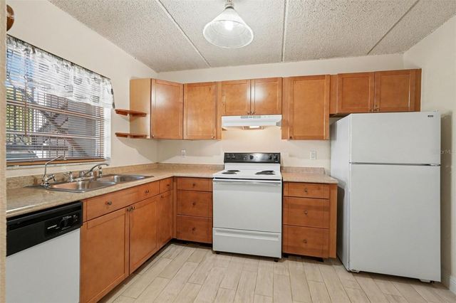 2845 SOMERSET PARK DRIVE 101, Tampa, FL 33613