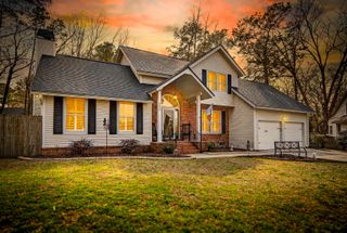 104 Glasgow Circle, Summerville, SC 29483