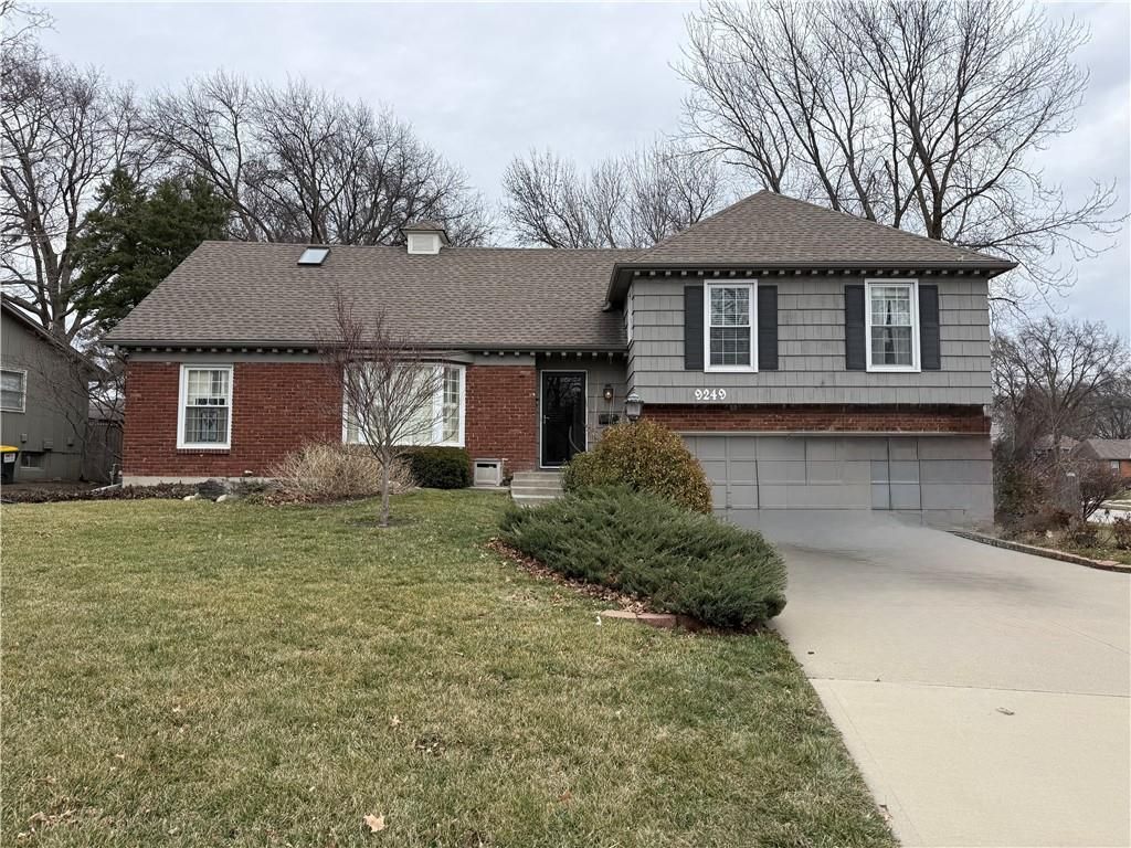 9249 Switzer Street, Overland Park, KS 66214