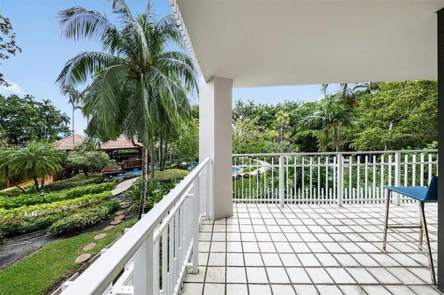 2000 Towerside ter 412, Miami, FL 33138