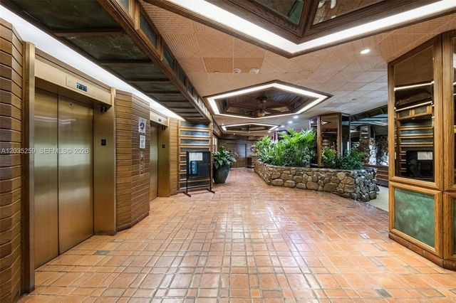 2000 Towerside ter 412, Miami, FL 33138