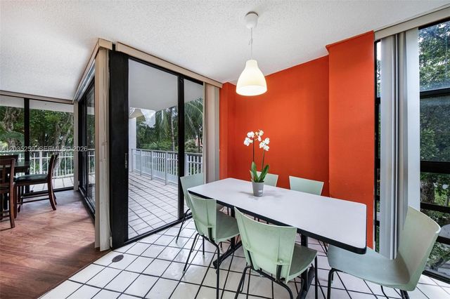 2000 Towerside ter 412, Miami, FL 33138