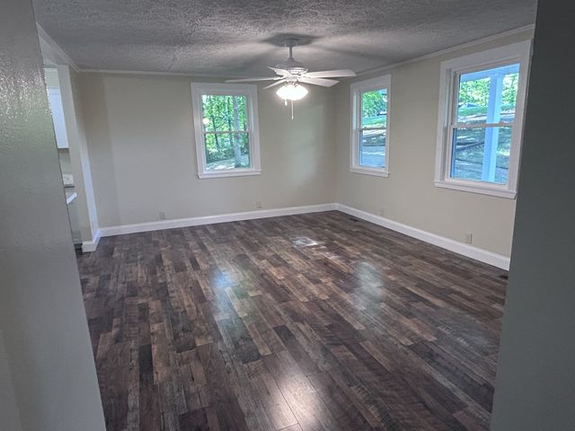 726 Cherrywood Ct, Ashland City, TN 37015