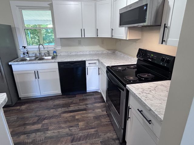 726 Cherrywood Ct, Ashland City, TN 37015