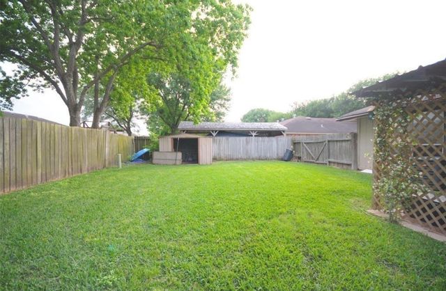 3727 Meadow Place Drive, Houston, TX 77082