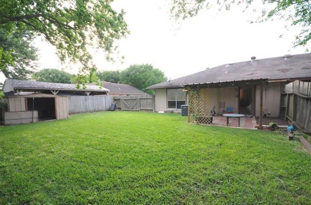 3727 Meadow Place Drive, Houston, TX 77082