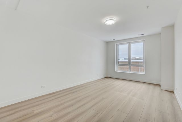 9201 Milwaukee Avenue N 407, Niles, IL 60714