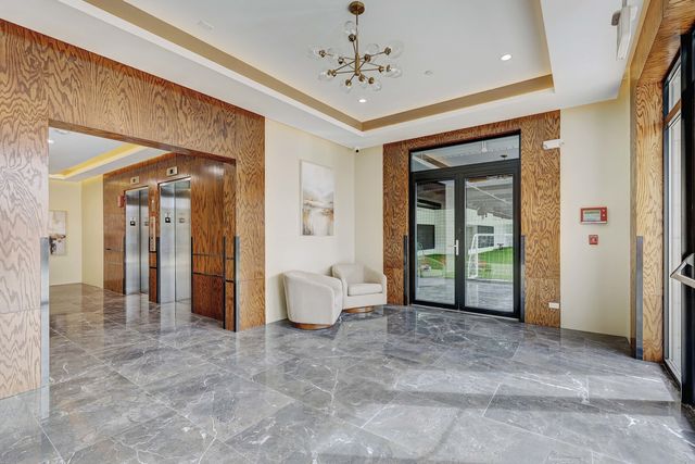 9201 Milwaukee Avenue N 407, Niles, IL 60714