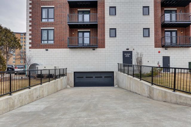 9201 Milwaukee Avenue N 407, Niles, IL 60714