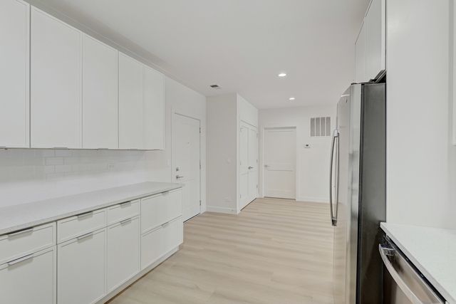 9201 Milwaukee Avenue N 407, Niles, IL 60714