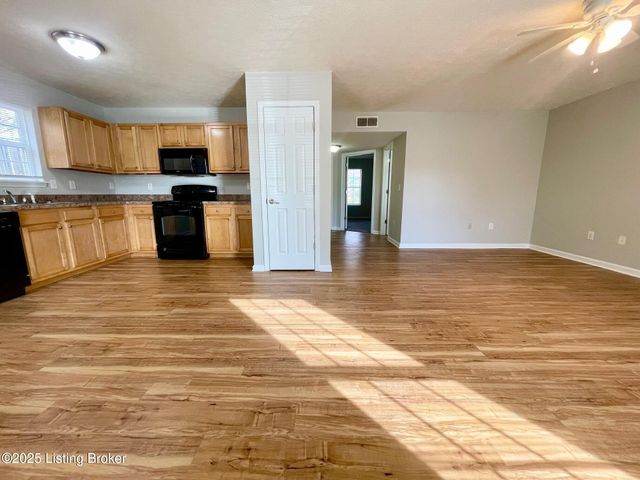 6701 Crawford Crossing Pl 104, Louisville, KY 40258