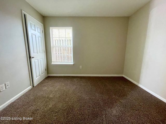 6701 Crawford Crossing Pl 104, Louisville, KY 40258