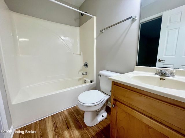 6701 Crawford Crossing Pl 104, Louisville, KY 40258