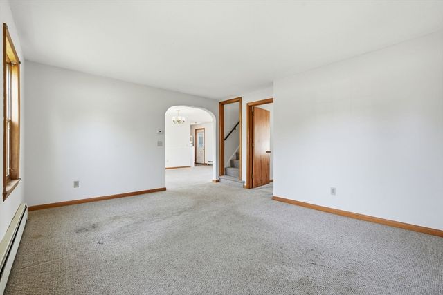 71 Chestnut St, Hatfield, MA 01038