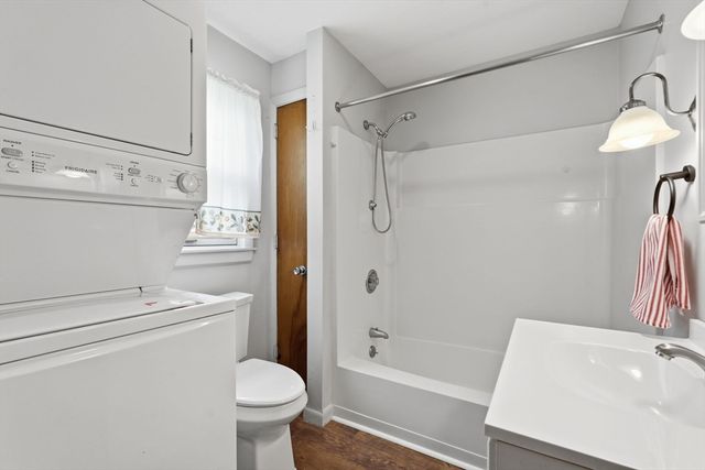 71 Chestnut St, Hatfield, MA 01038