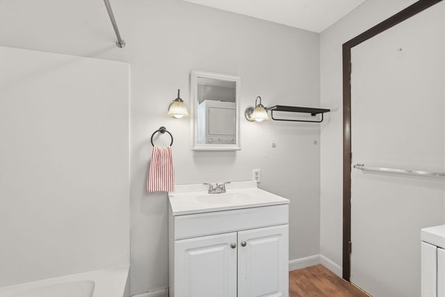 71 Chestnut St, Hatfield, MA 01038