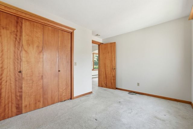 71 Chestnut St, Hatfield, MA 01038
