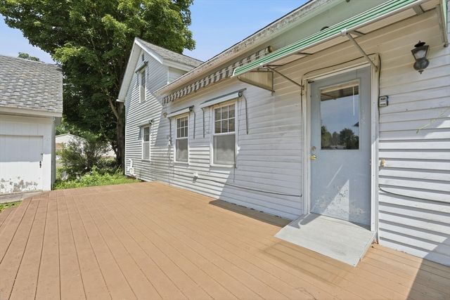 71 Chestnut St, Hatfield, MA 01038