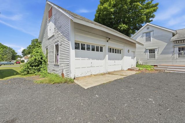 71 Chestnut St, Hatfield, MA 01038